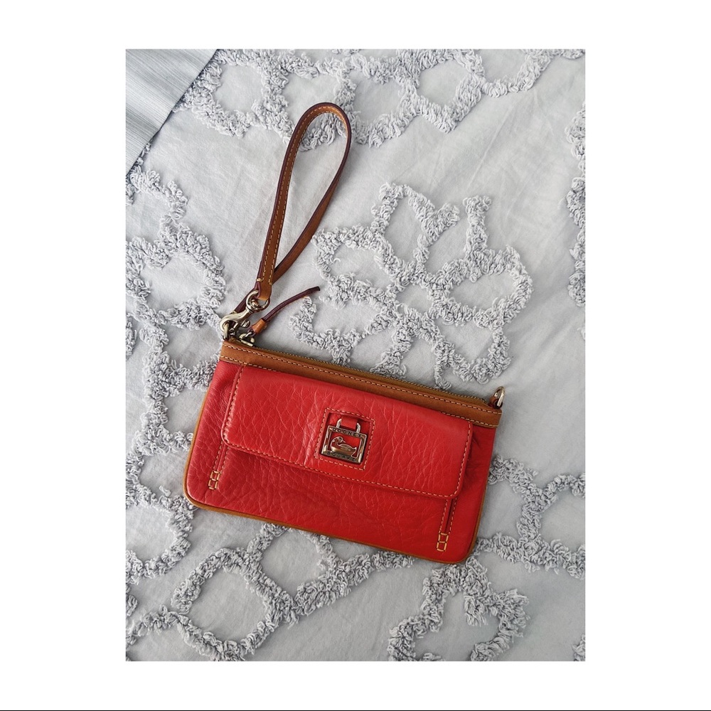NWOT Dooney & Bourke Wristlet.
